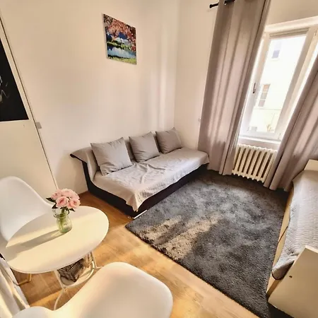 Two-room In Powisle Near Centre ワルシャワ